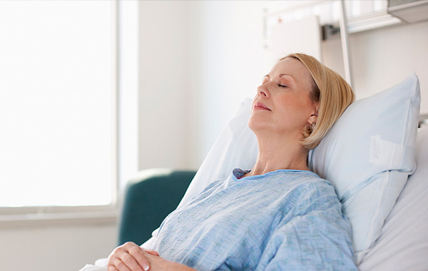 一張老人電動護理床就能解決各種護理難題