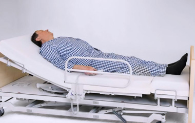 老人多功能護(hù)理床的使用步驟視頻