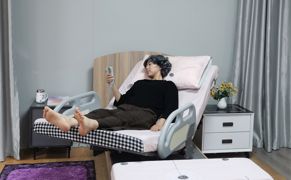 旋轉(zhuǎn)下床