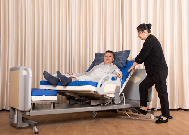 手動(dòng)電動(dòng)一體護(hù)理床LY609