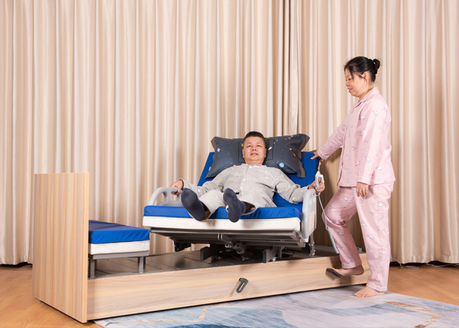半自動(dòng)旋轉(zhuǎn)護(hù)理床LY801