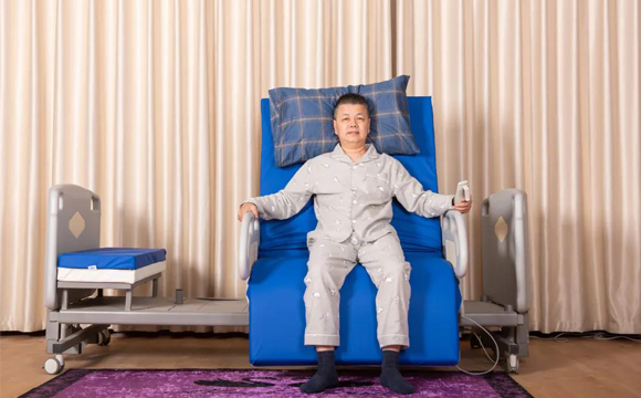 護(hù)理床實(shí)圖