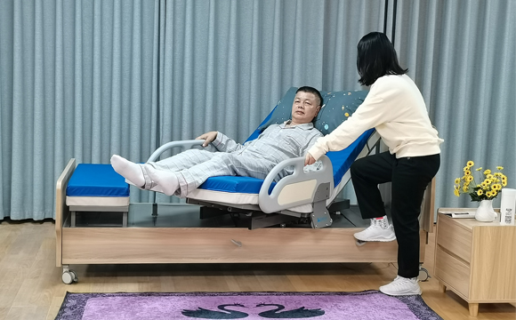 半自動(dòng)旋轉(zhuǎn)護(hù)理床 半自動(dòng)旋轉(zhuǎn)護(hù)理床