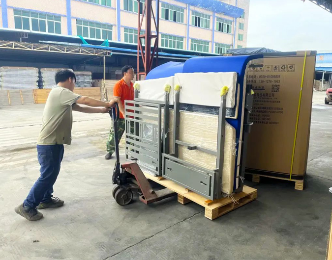 訂單旺生產(chǎn)忙！多功能養(yǎng)老護(hù)理床迎來了發(fā)貨高峰