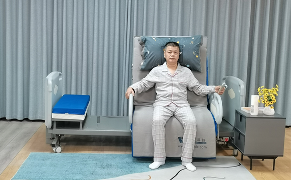 旋轉(zhuǎn)坐立