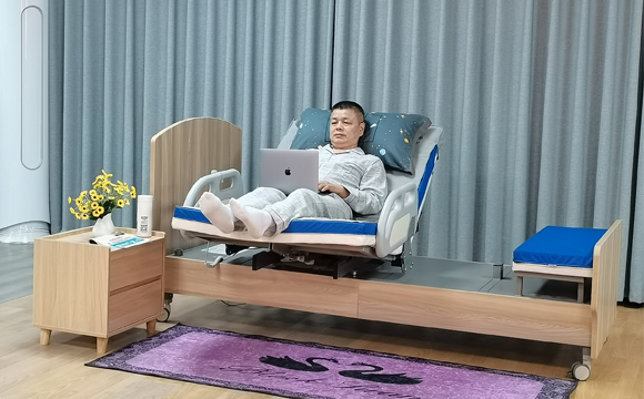 護(hù)理床旋轉(zhuǎn)